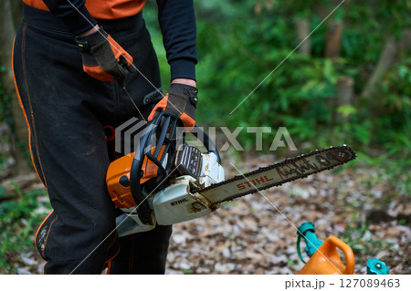 林業 伐採 仕事 シニア チェンソー 林業 伐採 仕事 シニア チェンソー 127089463