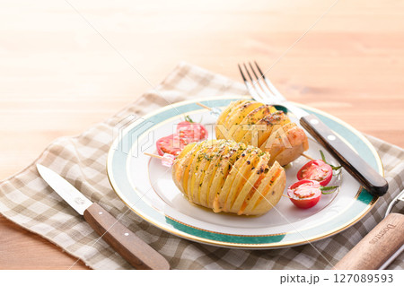 ハッセルバックポテト （北欧風ベイクドポテト） 127089593