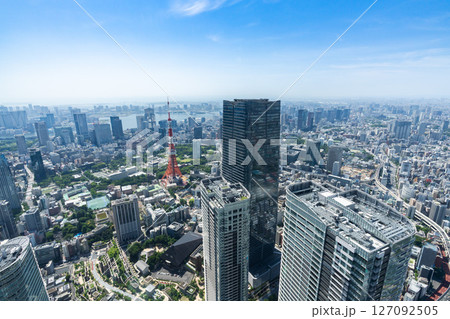 新緑輝く東京都市風景 127092505