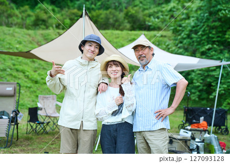 キャンプ アウトドア バーベキュー BBQ 家族 親子 キャンプ アウトドア バーベキュー BBQ 家族 親子 127093128