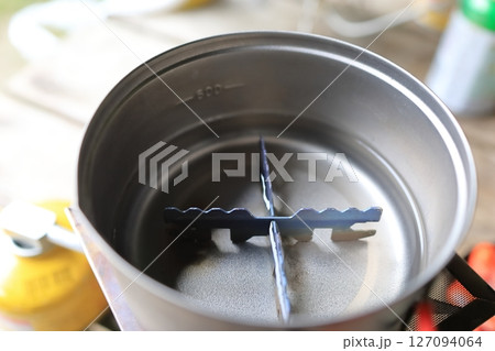 アウトドアで水蒸気炊飯 127094064