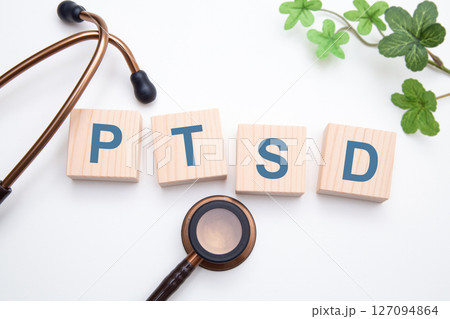 PTSD　医療イメージ 127094864