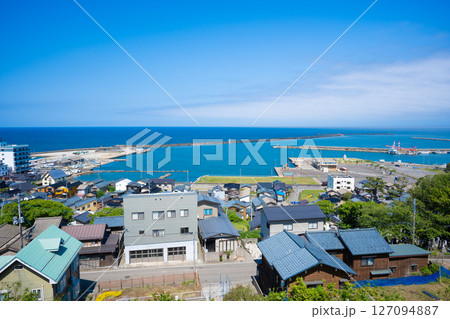 新潟・寺泊 風光明媚な寺泊港の風景 新潟・寺泊 風光明媚な寺泊港の風景 127094887