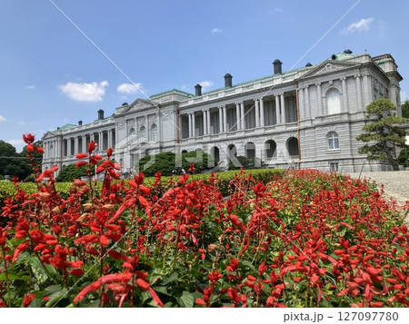 東京・主庭側から望む迎賓館赤坂離宮 東京・主庭側から望む迎賓館赤坂離宮 127097780