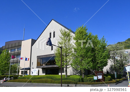 エミールガレを収蔵する諏訪市の北澤美術館 127098561