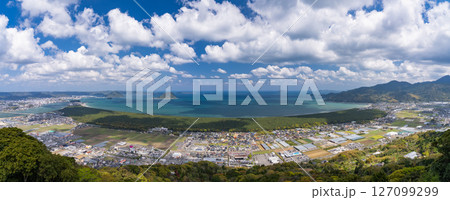 《佐賀県》鏡山展望台の眺望・唐津湾の大海原 《佐賀県》鏡山展望台の眺望・唐津湾の大海原 127099299