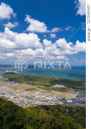 《佐賀県》鏡山展望台の眺望・唐津湾の大海原 《佐賀県》鏡山展望台の眺望・唐津湾の大海原 127099307