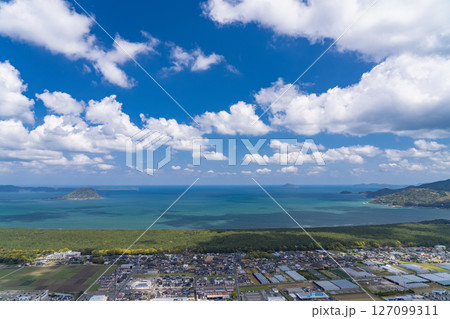 《佐賀県》鏡山展望台の眺望・唐津湾の大海原 127099311