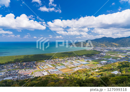 《佐賀県》鏡山展望台の眺望・唐津湾の大海原 127099318