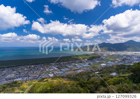 《佐賀県》鏡山展望台の眺望・唐津湾の大海原 《佐賀県》鏡山展望台の眺望・唐津湾の大海原 127099326