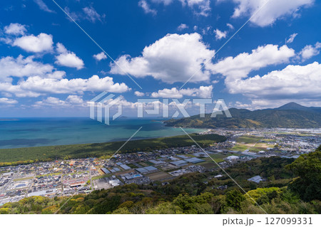 《佐賀県》鏡山展望台の眺望・唐津湾の大海原 127099331