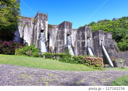 【香川県】ツツジ咲く春の豊稔池ダム(豊稔池堰堤)国最初の石積式多連マルチプルアーチダム 【香川県】ツツジ咲く春の豊稔池ダム(豊稔池堰堤)国最初の石積式多連マルチプルアーチダム 127102256