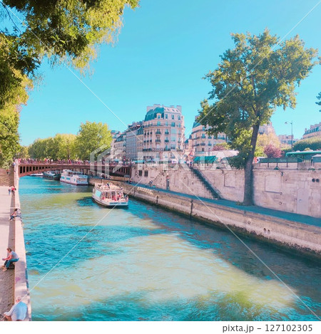 Afternoon Boat Ride on the Seine River in Paris 127102305