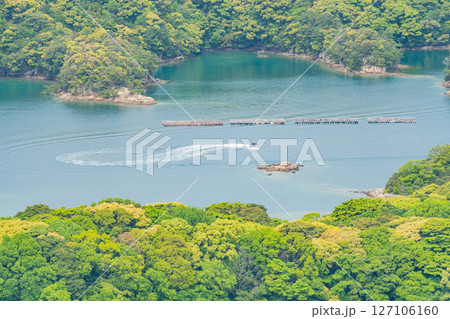 (長崎県)展海峰展望台から眺める九十九島 島巡り遊覧船 (長崎県)展海峰展望台から眺める九十九島 島巡り遊覧船 127106160