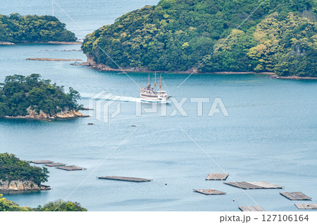 （長崎県）展海峰展望台から眺める九十九島　島巡り遊覧船 127106164