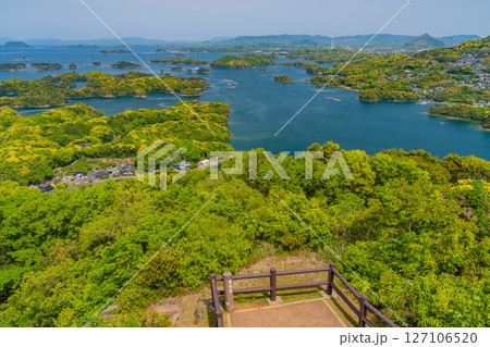 (長崎県)展海峰展望台から眺める、九十九島・佐世保湾に浮かぶ島々 (長崎県)展海峰展望台から眺める、九十九島・佐世保湾に浮かぶ島々 127106520