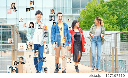 笑顔の多国籍の人々とグローバルネットワークのコンセプト 127107310