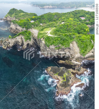空撮「千葉県」複雑な自然の造形が織りなす鵜原理想郷をドローンで撮影　勝浦市 127108930