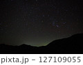 後立山連峰と星空　オリオン座 127109055