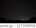 後立山連峰と星空　オリオン座 127109058