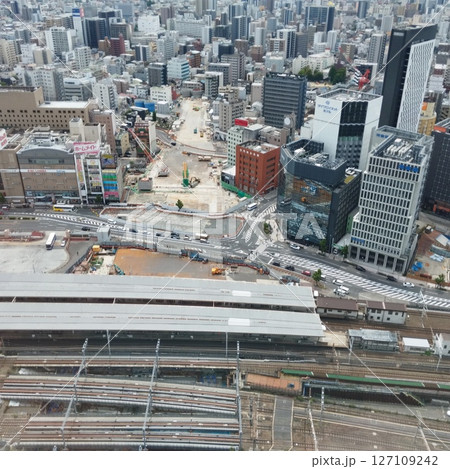 リニア新幹線工事中の名古屋駅前太閤通口 リニア新幹線工事中の名古屋駅前太閤通口 127109242
