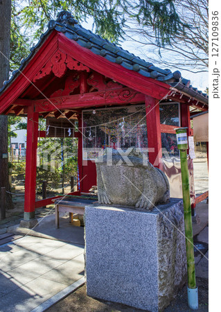 埼玉県白岡市　白岡八幡神社　無事かえる像　神馬伝承の神社 127109836
