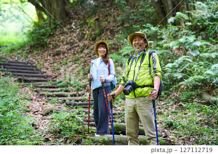 ハイキング トレッキング シニア 散歩 登山 ハイキング トレッキング シニア 散歩 登山 127112719