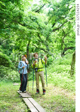 水分補給 熱中症対策 ハイキング トレッキング シニア 散歩 登山 水分補給 熱中症対策 ハイキング トレッキング シニア 散歩 登山 127114254
