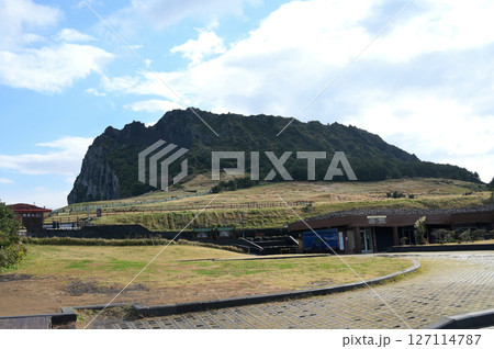 火山 火口 崖 127114787