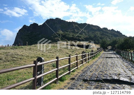 火山 火口 崖 127114799