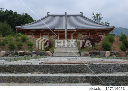 大阪府茨木市の神峯山大門寺境内の風景 127116068