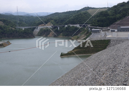 大阪府茨木市の神峯山大門寺境内の風景 127116088