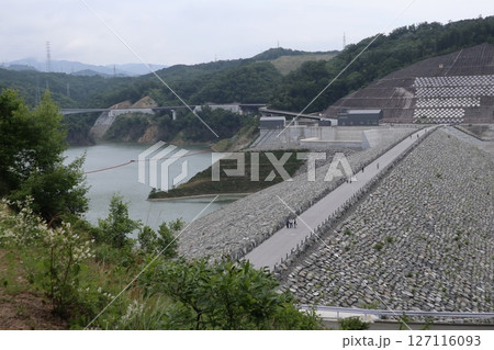 大阪府茨木市の神峯山大門寺境内の風景 127116093