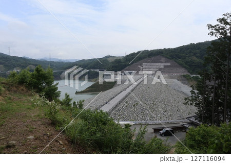 大阪府茨木市の神峯山大門寺境内の風景 大阪府茨木市の神峯山大門寺境内の風景 127116094