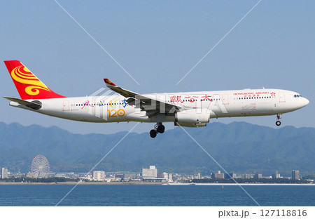 香港航空A330-300関空アプローチ 127118816