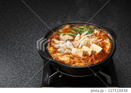 牡蠣のキムチ鍋 127118836