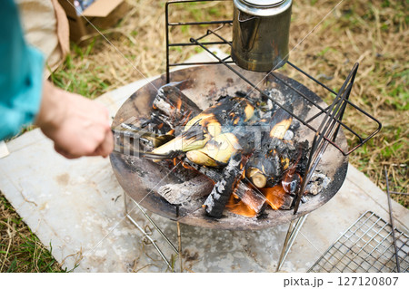 キャンプ アウトドア バーベキュー BBQ 家族 親子 キャンプ アウトドア バーベキュー BBQ 家族 親子 127120807
