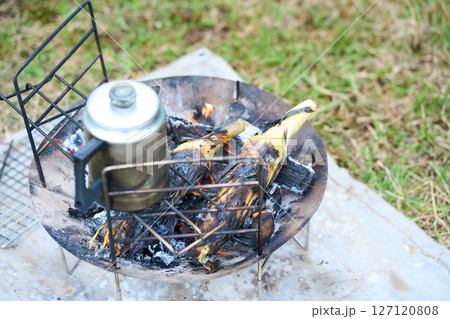 キャンプ　アウトドア　バーベキュー　BBQ　家族　親子 127120808