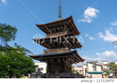 Three-story Pagoda at Hida Kokubun-ji Temple in Takayama 127120970