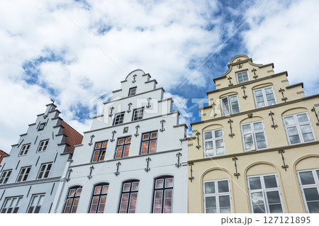 Gabled houses on the market square, Friedrichstadt, Schleswig-Holstein, Germany Gabled houses on the market square, Friedrichstadt, Schleswig-Holstein, Germany 127121895