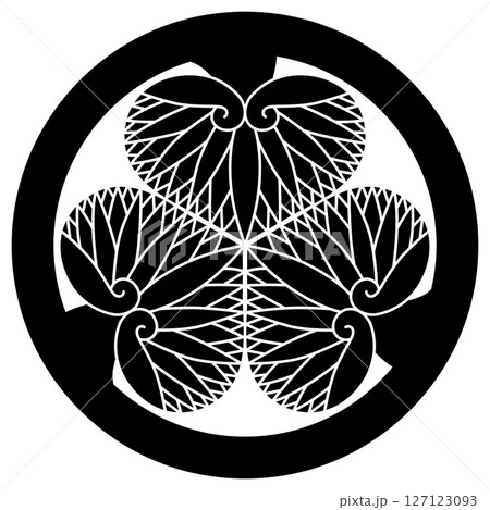 家紋です。水戸家三つ葵と言います。 家紋です。水戸家三つ葵と言います。 127123093