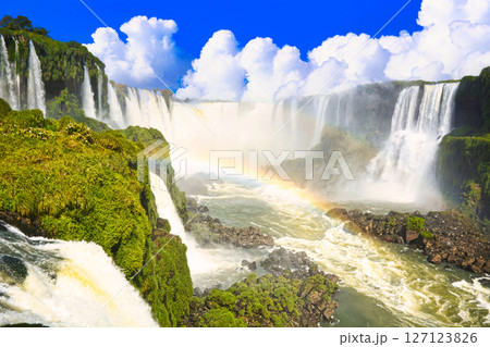 世界遺産・イグアスの滝の絶景と雲合成 世界遺産・イグアスの滝の絶景と雲合成 127123826