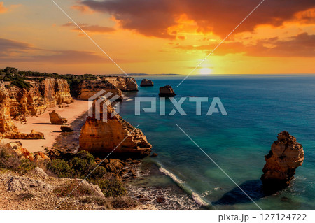 Marinha beach, Algarve, Portugal 127124722