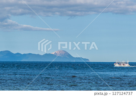 本州最北端 大間崎を望む 127124737