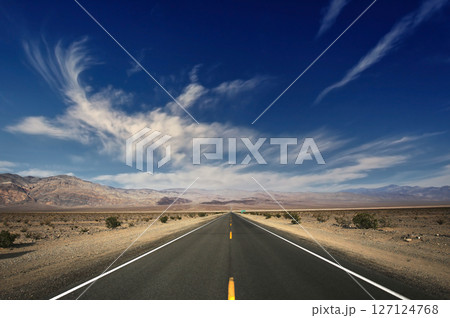 road lines in death valley, california, usa road lines in death valley, california, usa 127124768