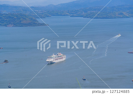 (長崎県)佐世保港に入港する豪華客船・DREAM(ドリーム) (長崎県)佐世保港に入港する豪華客船・DREAM(ドリーム) 127124885