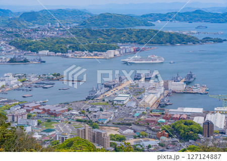 (長崎県)佐世保港に入港する豪華客船・DREAM(ドリーム) (長崎県)佐世保港に入港する豪華客船・DREAM(ドリーム) 127124887