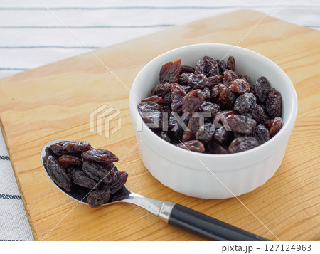 レーズン 127124963