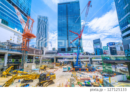 日本の東京都市景観 消滅…さよなら渋谷駅西口。中央のビルの解体で、山手線が一望…＝令和7年6月7日 127125133