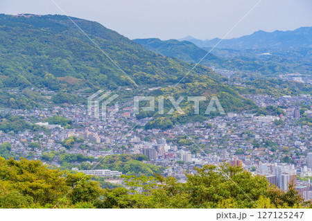 (長崎県)弓張岳展望所から眺める佐世保港 (長崎県)弓張岳展望所から眺める佐世保港 127125247